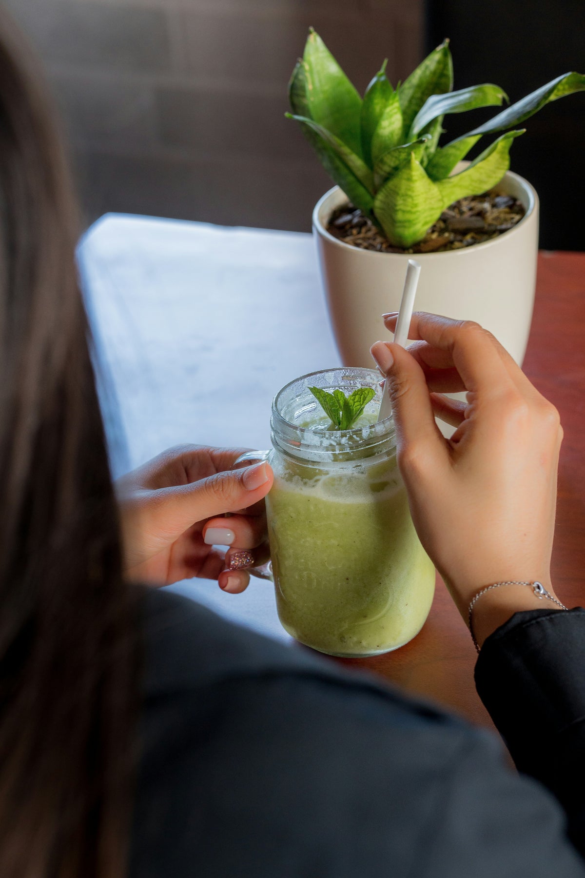 Matcha de piña y hierbabuena