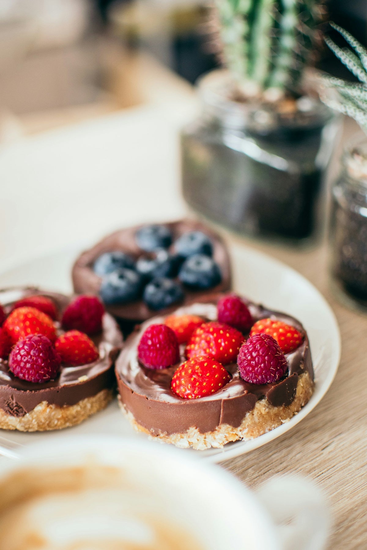 Tartas de chocolate y frutos rojos